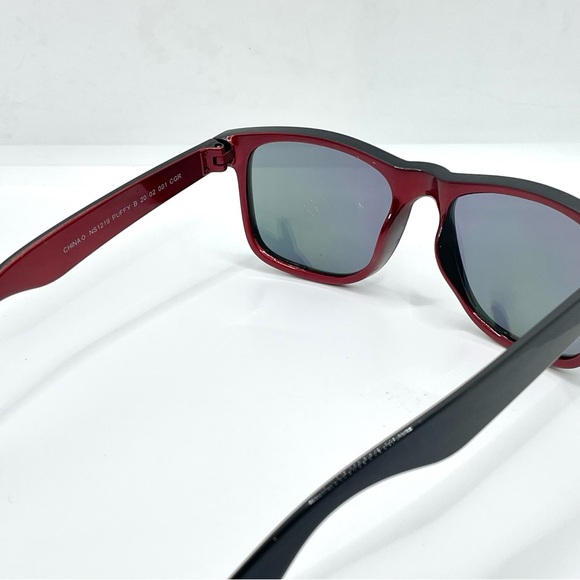 Foster Grant Black & Red Sunglasses W/ Reflective Lenses - Picture 6 of 6